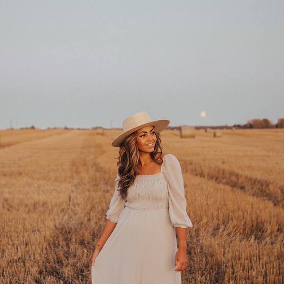 Meet your Posher, Joelle - Picture 1 of 1